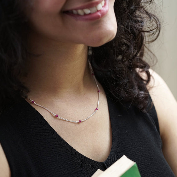 Sautoir en Ruby Chic et Élégant - Version Courte