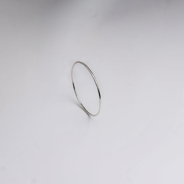 Elegant Plain Silver Bangle for Timeless Style