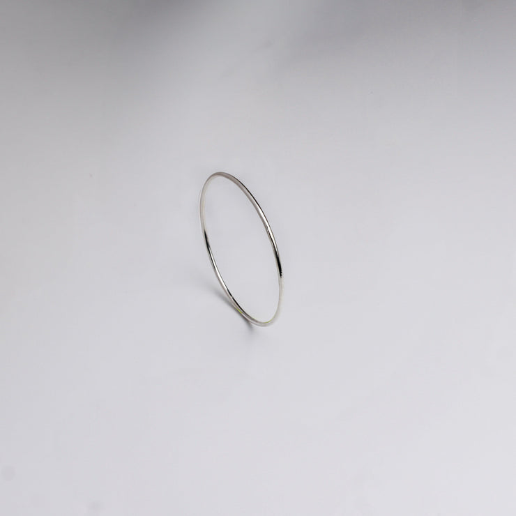 Elegant Plain Silver Bangle for Timeless Style