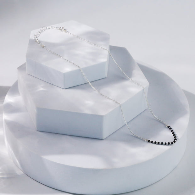 Elegante Kette aus Silber im klassischen Mangalsutra-Design