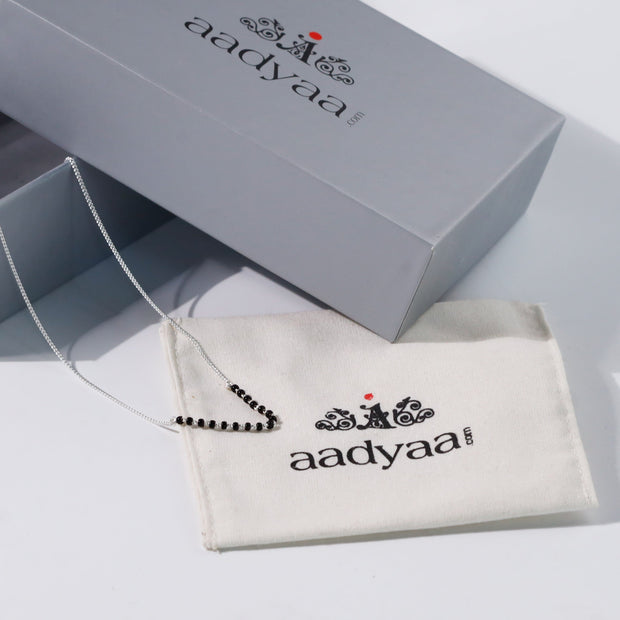 Elegante Kette aus Silber im klassischen Mangalsutra-Design