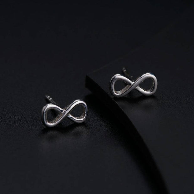 Вечные серьги с изящным дизайном