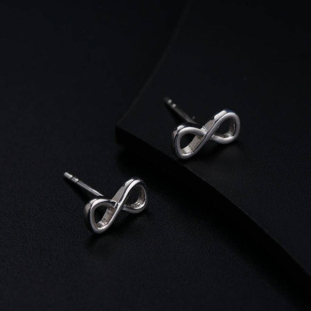 Вечные серьги с изящным дизайном